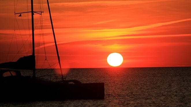 Colombier-fiche-activites-sports-loisirs-catamaran-amc-bloc1-petite