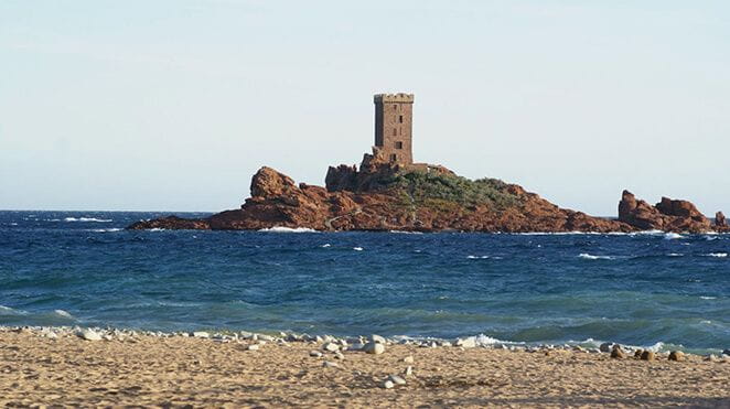 Colombier-fiche-activites-sports-loisirs-plage-debarquement-bloc1-petite